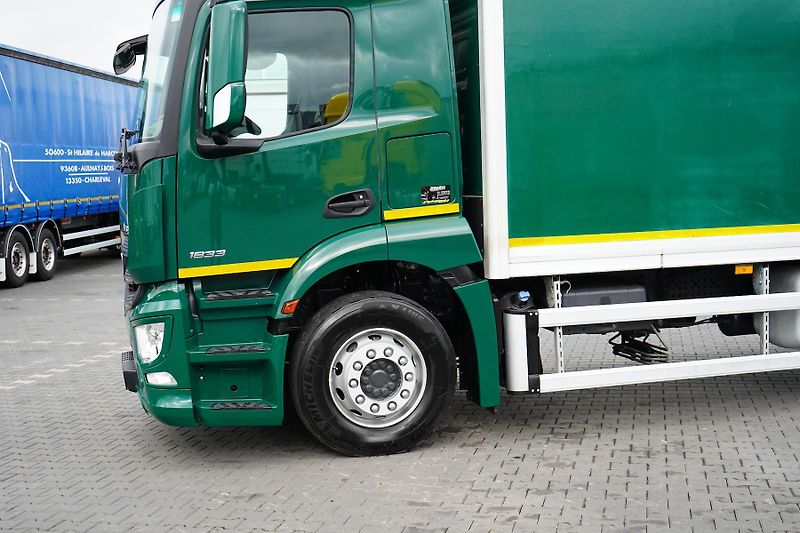 Mercedes-Benz (2018) ANTOS / 1833 / E 6 / KONTENER  - fotka 18 z 43