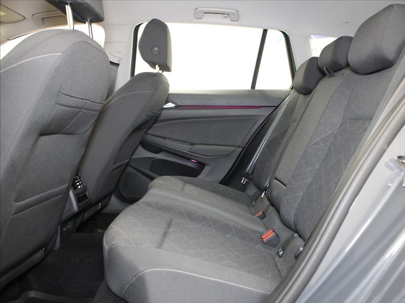 Volkswagen Golf 1,0 TSi DSG Life Var.54tkm.ČR - fotka 7 z 22