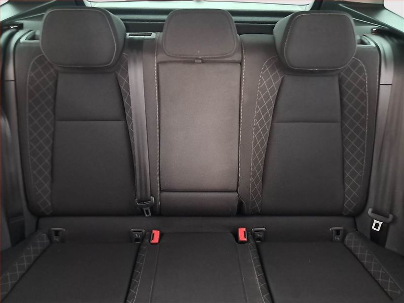 Škoda Karoq (2019) 2.0 TDI, Navi, Tempomat - fotka 10 z 16