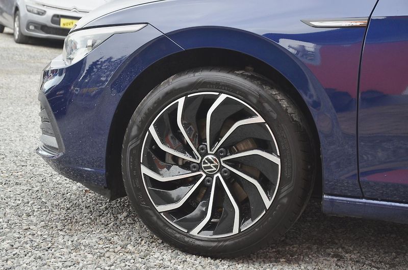 Volkswagen Golf (2022) 2.0 TSi 140kW DSG Style iQ-LED - fotka 7 z 50