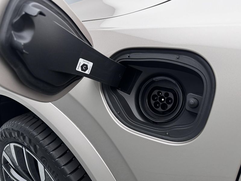 Volvo XC90 (2026) T8 AWD RECHARGE DARK PLUS 7m - fotka 20 z 29