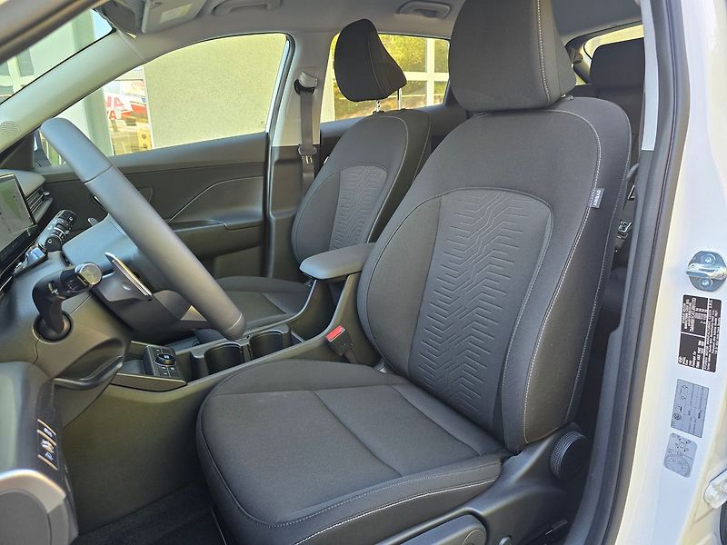 Hyundai Kona (2026) 64.8kwh Smart Range Clima - fotka 11 z 25