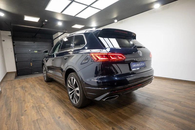 Volkswagen Touareg R-Line 3.0 TDI 210 kW - fotka 6 z 50