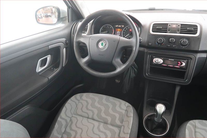 Škoda Fabia (2008) 1.2 12V, zamluveno - fotka 7 z 14