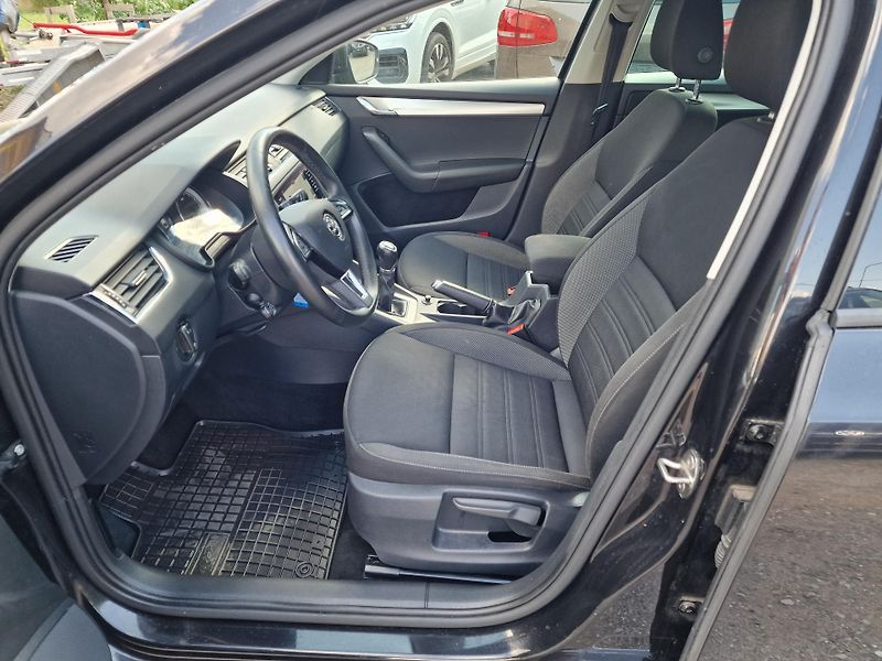 Škoda Octavia 1,6TDI 85KW VÝHŘEV TAŽNÉ  - fotka 7 z 19