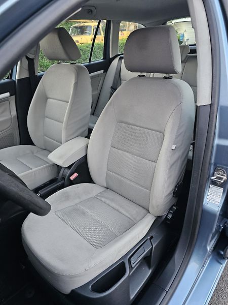 Škoda Octavia 1.6 85kW,KLIMA,TEMPOMAT,2xKOLA - fotka 18 z 37