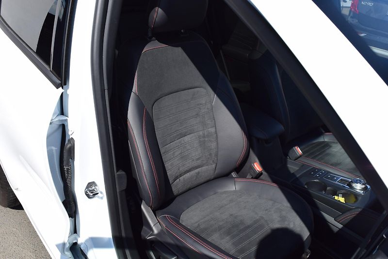 Ford Kuga (2022) 2.5 DURATEC PHEV 112kw e-CVT - fotka 47 z 50