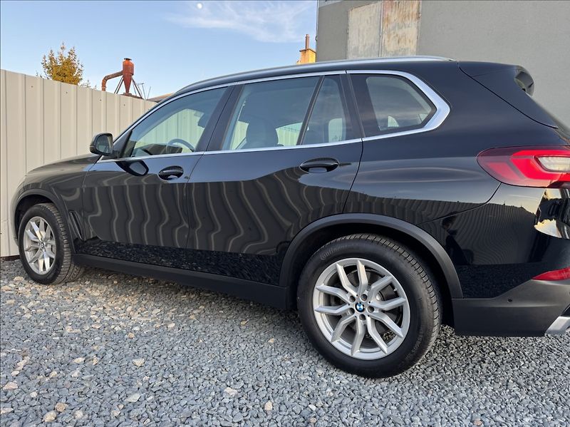 BMW X5 3,0 xDrive 30d DPH 1.maj. ČR - fotka 18 z 50