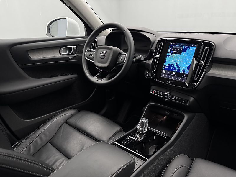 Volvo XC40 B4 AWD ULTIMATE CZ - fotka 27 z 49