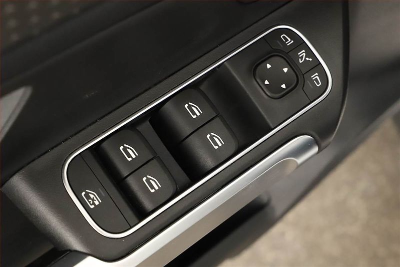 Mercedes-Benz GLB (2024) 200 d 4MATIC - fotka 9 z 20