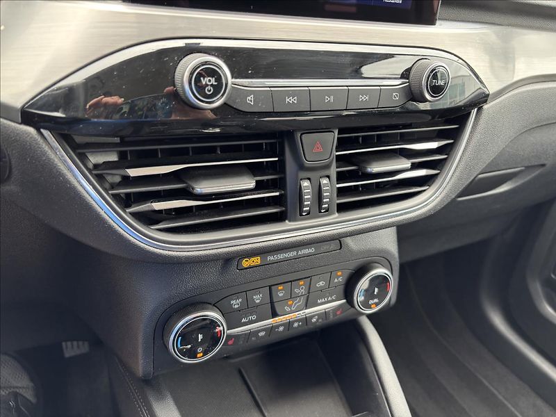 Ford Kuga 1,5 EcoBoost 110kW Titanium - fotka 28 z 39