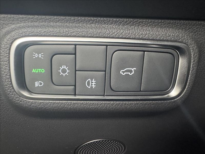 Omoda 5 (2026) 1,5 TGDi HEV PREMIUM - fotka 21 z 30