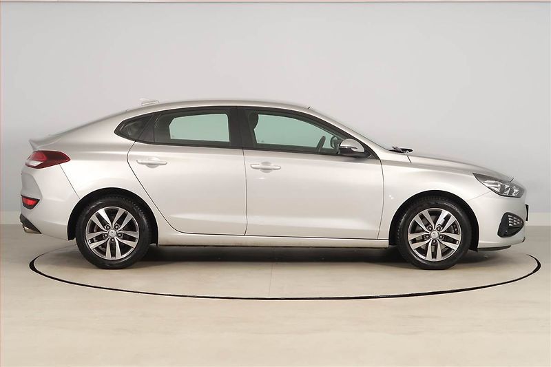 Hyundai i30 (2020) Komfort 1.0 T-GDI, ČR,1.maj - fotka 6 z 17