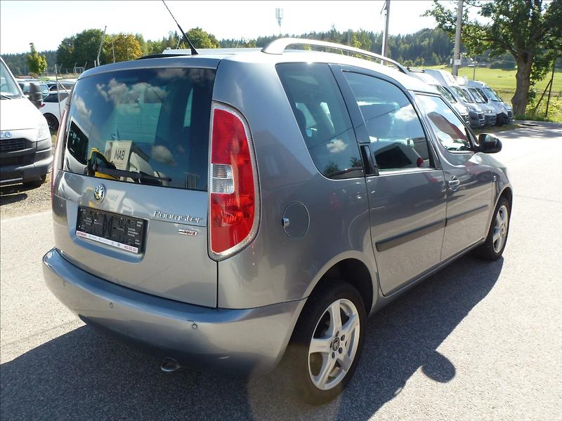 Škoda Roomster 1,9 TDI -  BEZ KOROZE !!!!!!! - fotka 9 z 54