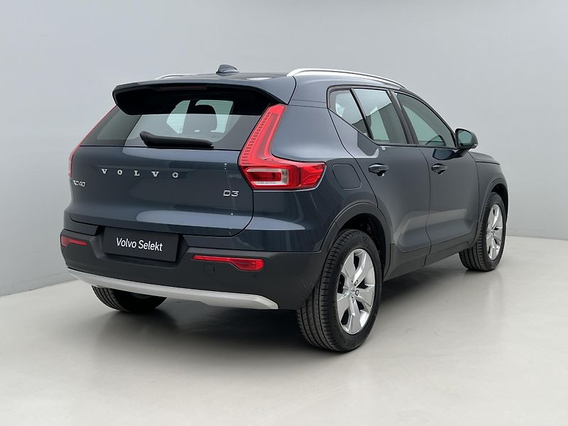 Volvo XC40 D3 MOMENTUM PRO MAN - fotka 12 z 34