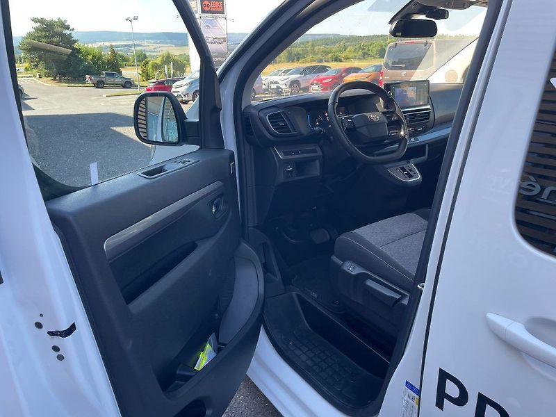 Toyota ProAce Verso 8 AT AE Family 8S - fotka 11 z 26