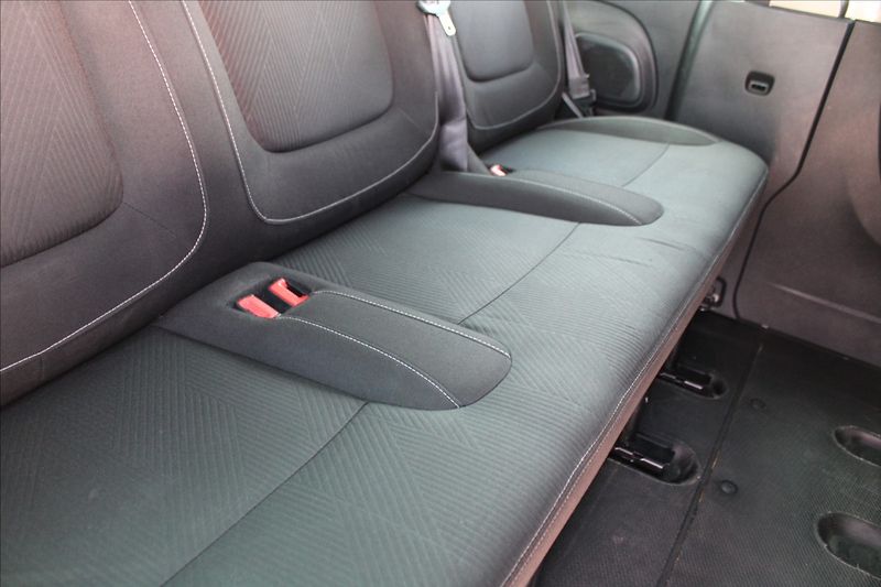 Renault Trafic 1,6 dCi  NOVÉ V ČR, 8 MÍST - fotka 22 z 24