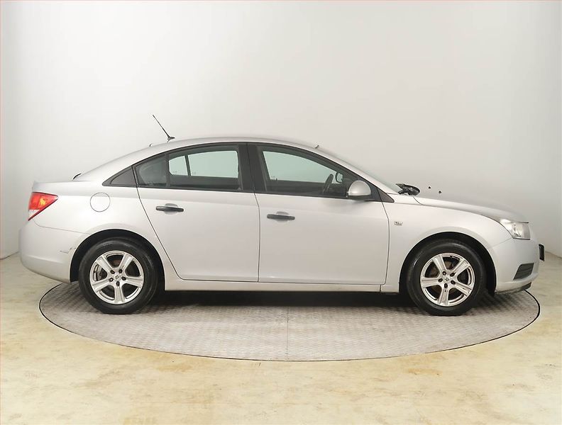 Chevrolet Cruze (2009) 1.6 i 16V, nová STK, v provozu - fotka 6 z 15