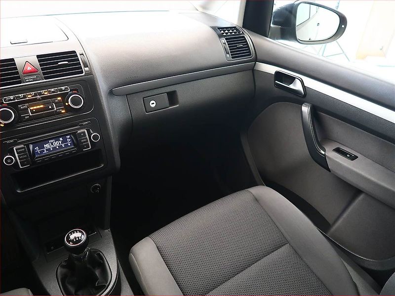 Volkswagen Touran (2012) 1.6 TDI, Serv.kniha, Tempomat - fotka 8 z 15