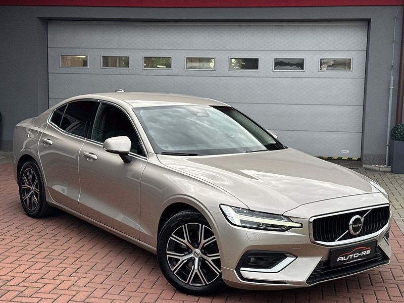 Volvo S60 (2024) 2.0i B4 Core Ad.LED Kamera - fotka 1 z 46
