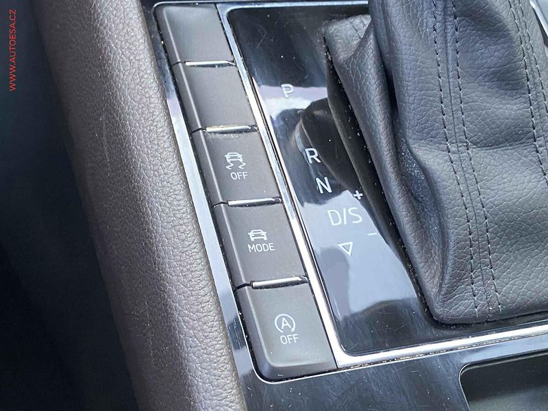 Škoda Superb (2021) 2.0TDi 4x4, ČR, L&K, DSG - fotka 15 z 20