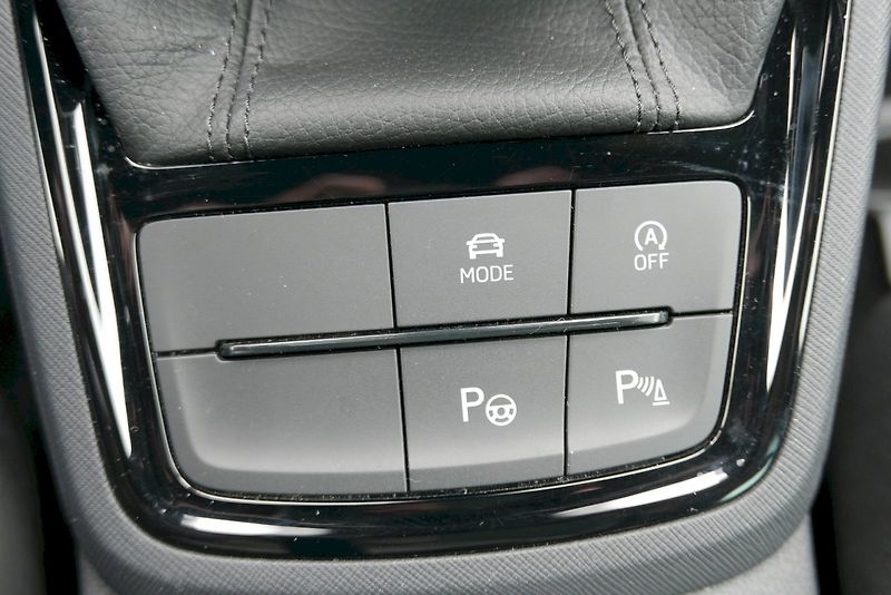 Škoda Kamiq (2025) 1.0 TSI 85 kW M6° Monte Carlo - fotka 17 z 35