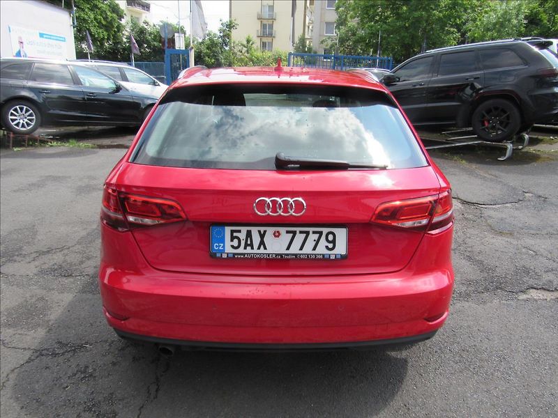 Audi A3 1,6 TDI 81kW Sportback Automat - fotka 5 z 31