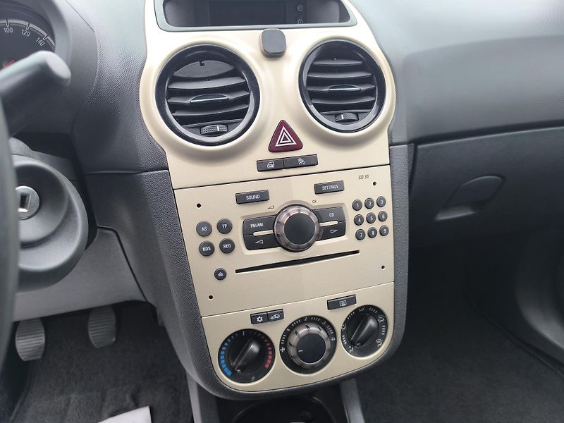 Opel Corsa (2010) 1.2 SERVISKA.1MAJ - fotka 19 z 27