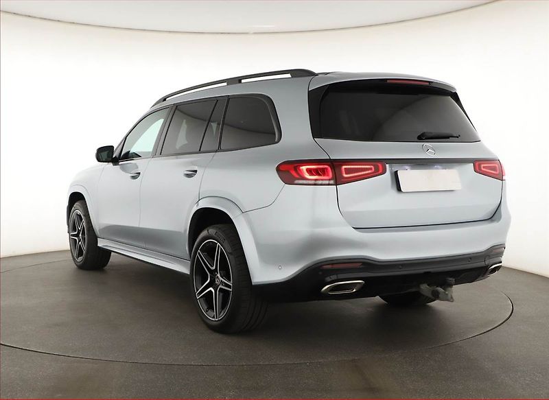 Mercedes-Benz GLS (2021) 580 4MATIC - fotka 4 z 21