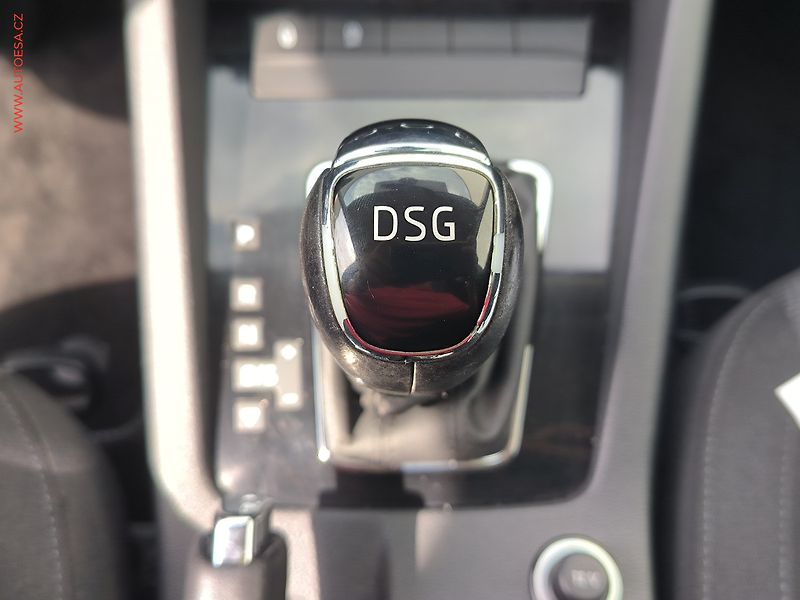 Škoda Octavia (2018) 1.6TDi, ČR, Style, DSG, LED - fotka 16 z 22