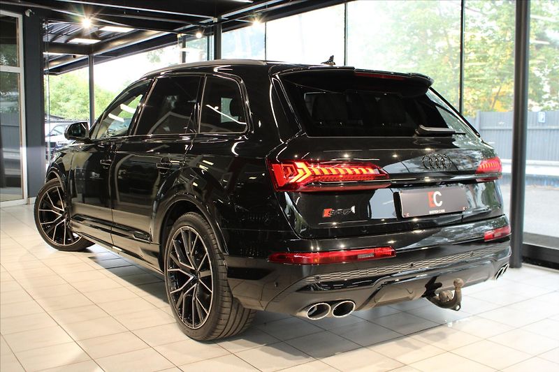 Audi SQ7 TFSi quattro Competition Plus - fotka 39 z 41