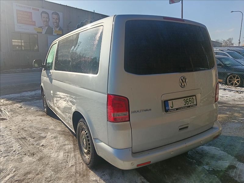 Volkswagen Multivan 2,0 TDi - fotka 11 z 25