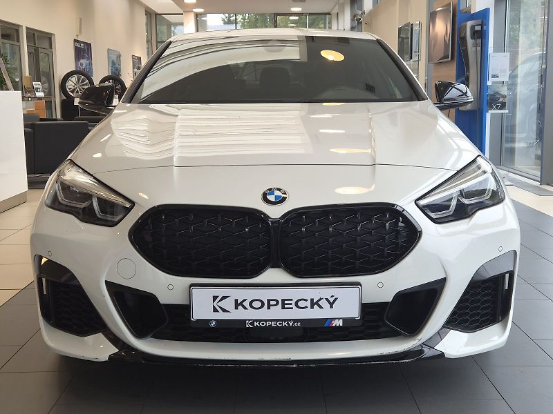BMW Řada 2 M235i xDrive Gran Coupé - fotka 2 z 25