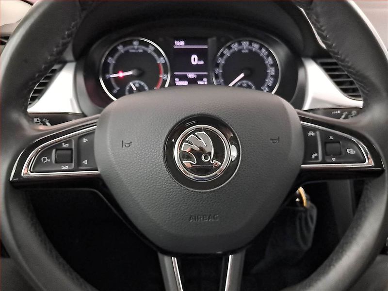 Škoda Rapid (2018) Ambition 1.0 TSI - fotka 15 z 17