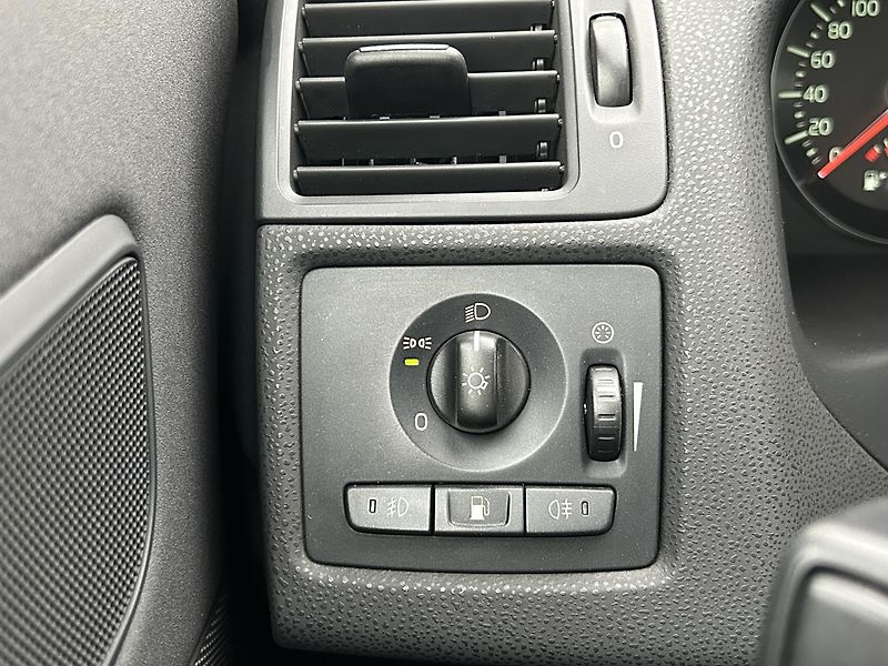 Volvo C70 2.4  D5 Sumum - fotka 26 z 30