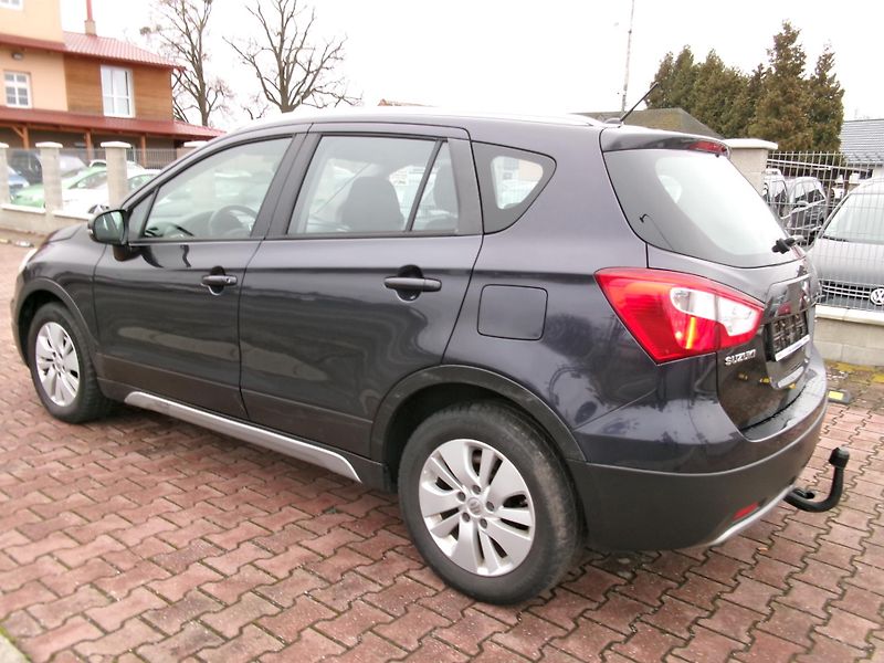 Suzuki SX4 S-Cross (2014) 1,6i AC TEMP VÝHŘEV TAŽNÉ - fotka 5 z 30