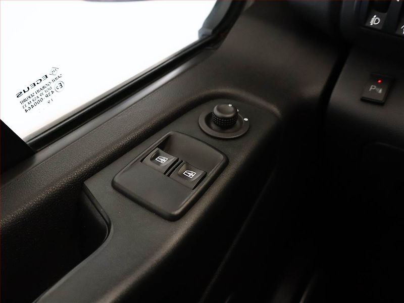 Renault Trafic (2020) 2.0 dCi, Bus, 9Míst, ČR, 1Maj - fotka 15 z 16