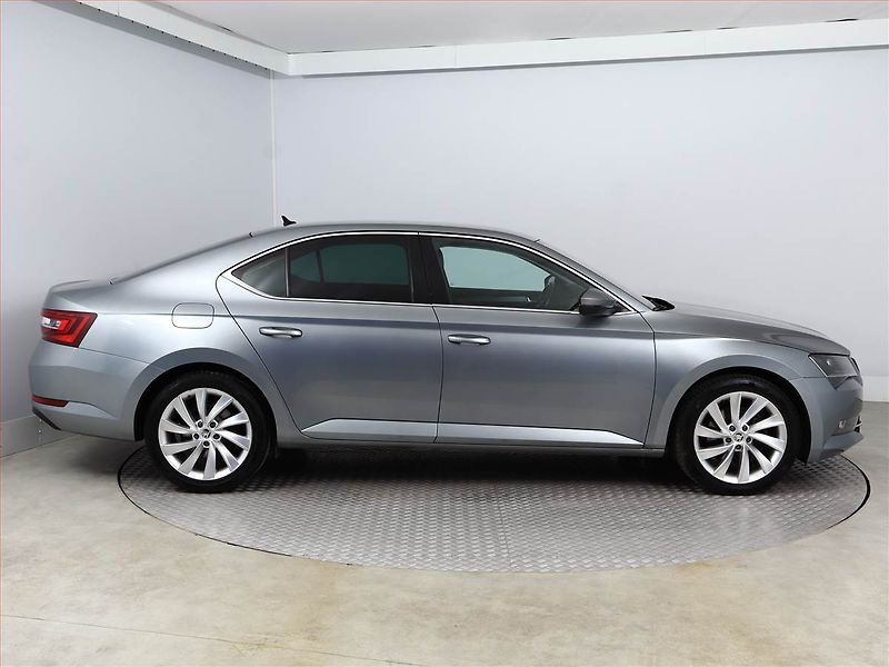 Škoda Superb (2016) Style Plus 2.0 TDI, Automat - fotka 6 z 25