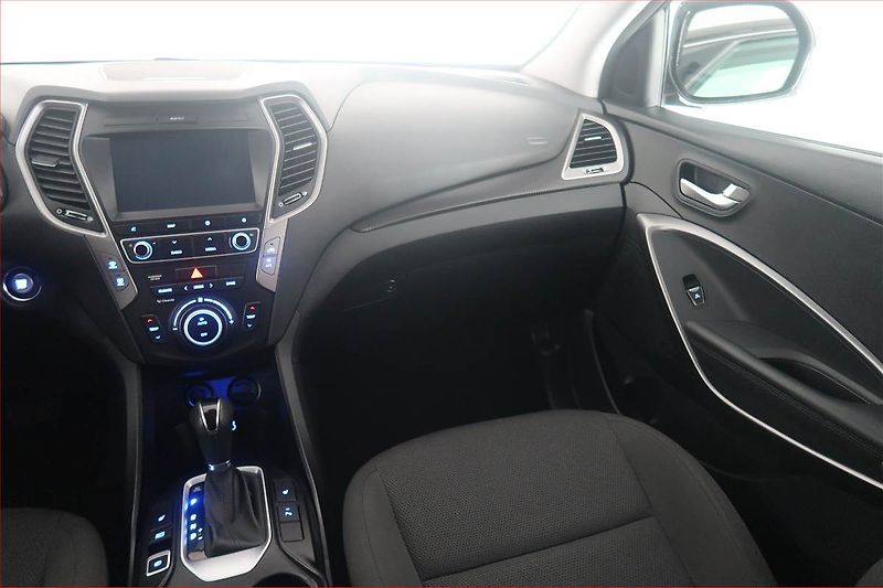 Hyundai Santa Fe (2017) 2.2 CRDi Blue, 4X4, Automat - fotka 8 z 20
