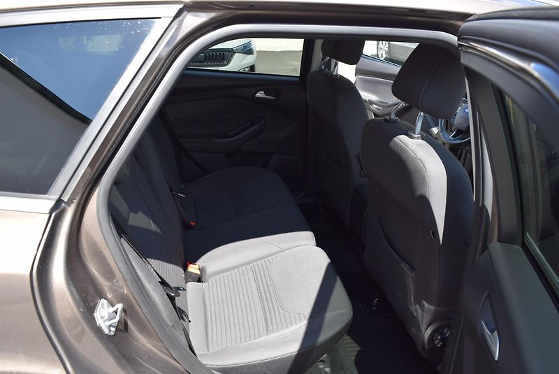 Ford Focus (2018) 2.0TDCI 110kw TITANIUM TAŽ KAM - fotka 38 z 44
