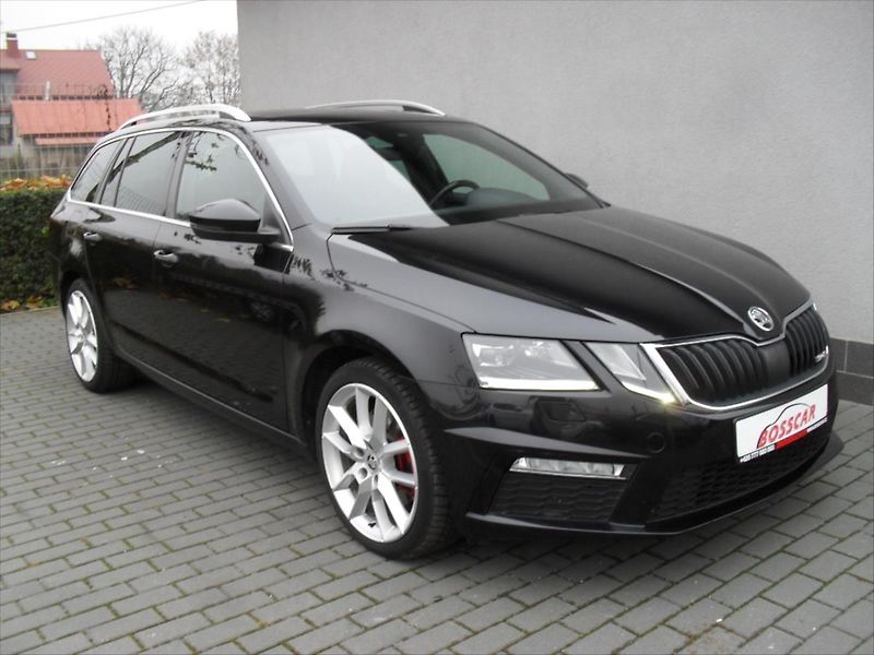 Škoda Octavia 2,0 RS 4x4 DSG LED Panoram DPH - fotka 7 z 31