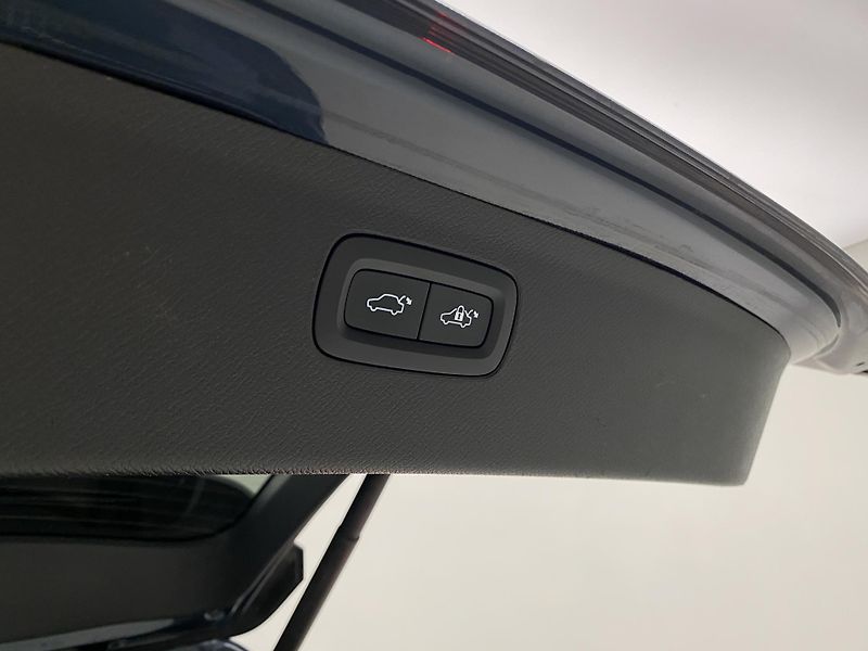 Volvo XC90 B5 AWD DARK PLUS AUT CZ 7m - fotka 36 z 67
