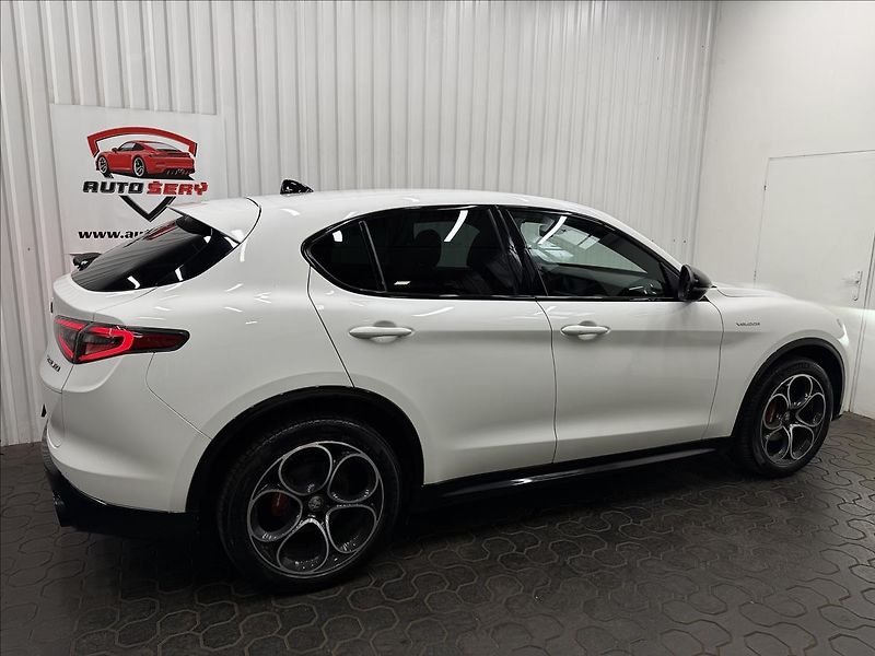 Alfa Romeo Stelvio VELOCE 154kW Q4 TAŽNÉ MATRIX - fotka 9 z 41