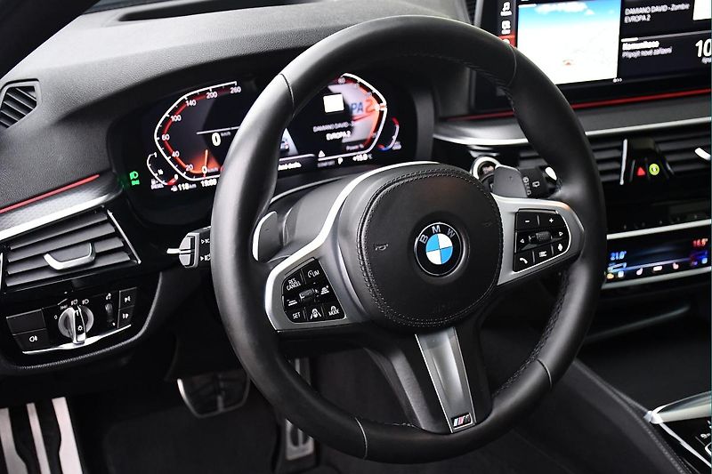BMW Řada 5 530d xD M-SPORT LASER  - fotka 16 z 46