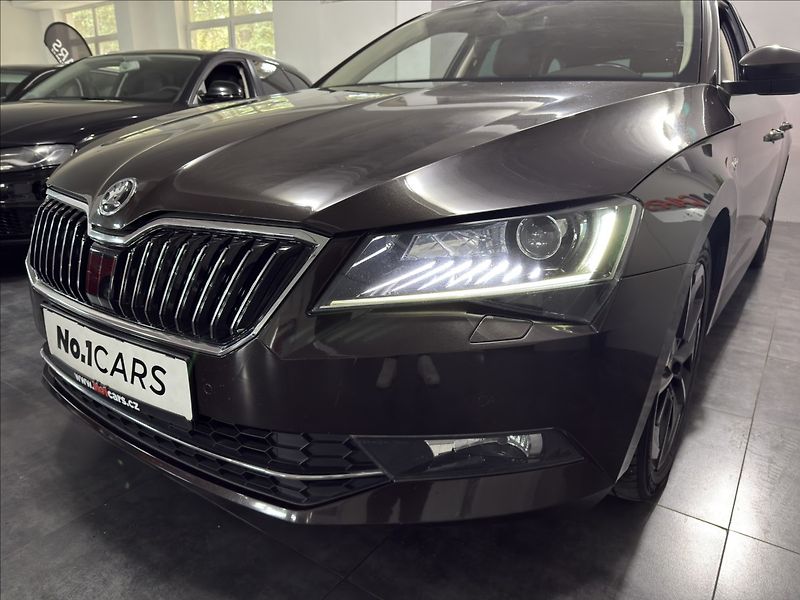 Škoda Superb 2,0   TDI DSG 4X4 140KW L&K - fotka 38 z 41