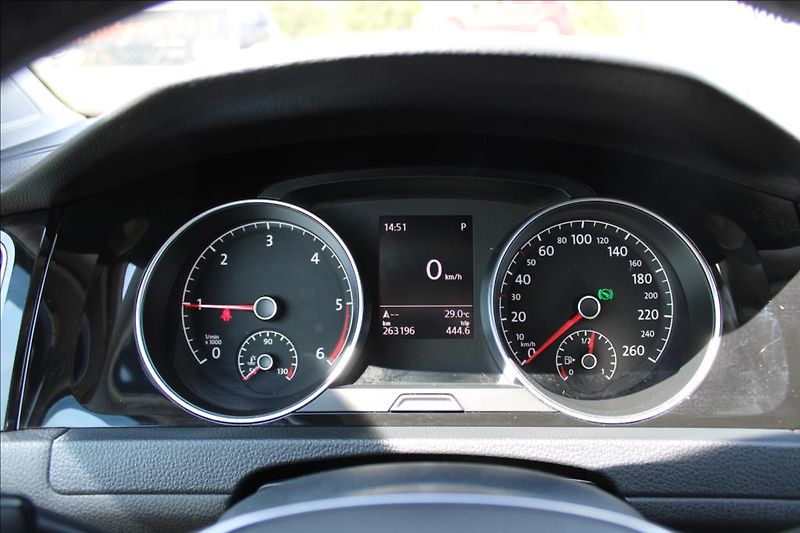 Volkswagen Golf 2,0 TDi  XENONY, AUTOMAT - fotka 16 z 32
