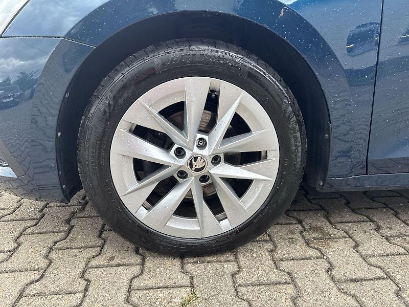 Škoda Octavia (2022) Combi 1.5 TSI M-HEV DSG Style - fotka 32 z 36