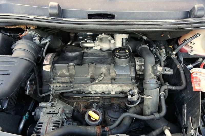 Volkswagen Sharan (2007) 2,0 TDI 103 kW - fotka 37 z 43