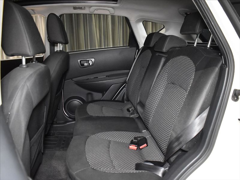 Nissan Qashqai 1,6 Pano,Bezklíč,Bose - fotka 8 z 19