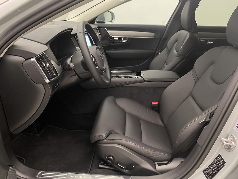 Volvo V90 T6 AWD RECHARGE CORE REZERVACE - fotka 3 z 60
